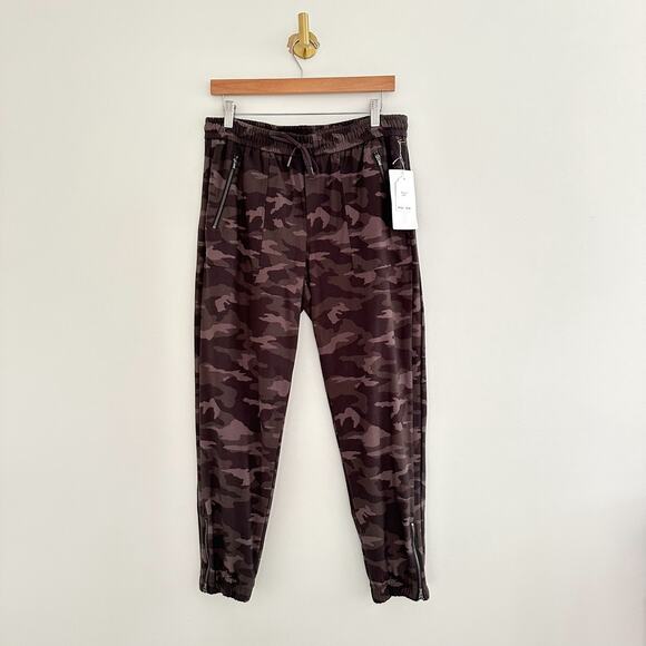 NWT Athleta Farallon Camo Pattern Mid Rise Jogger Green 10 - Picture 4 of 14